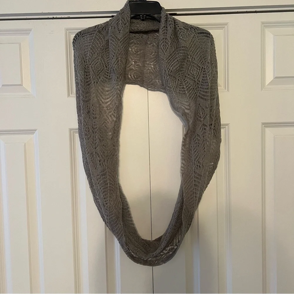 ⭐️ V.Fraas Grey and Silver Lace Infinity Scarf